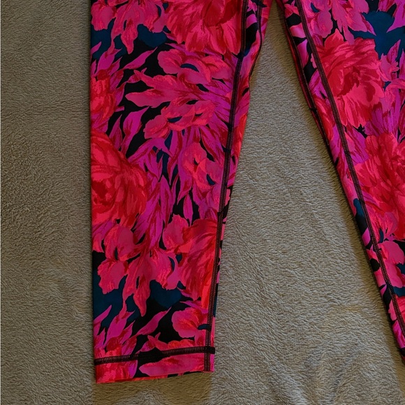 Victoria's Secret Live On Point Size 16 Highrise Crossover Leggings Women’s - Picture 2 of 5